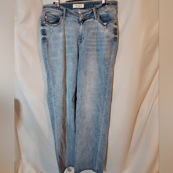Judy Blue Denim - Judy Blue Light Wash Straight Leg Jeans With Raw Edge Hem - 15